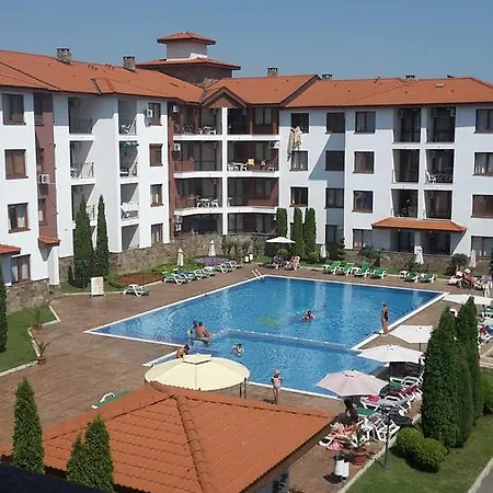 Family Apolon فندق